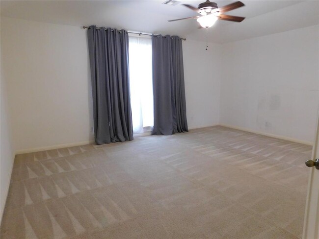 Building Photo - 1511 Homewood Cir