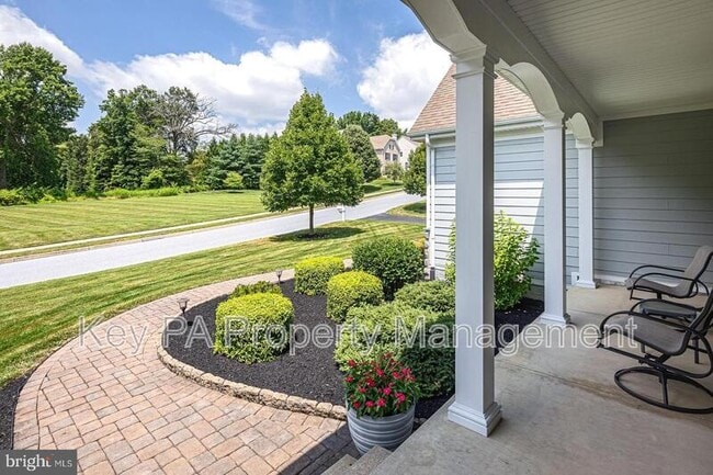 Building Photo - 155 Harrogate Dr