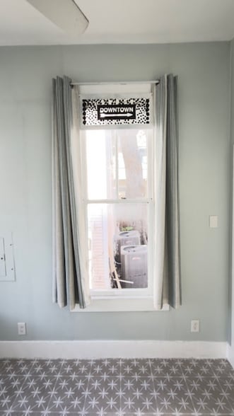 Building Photo - 900 Sabine St