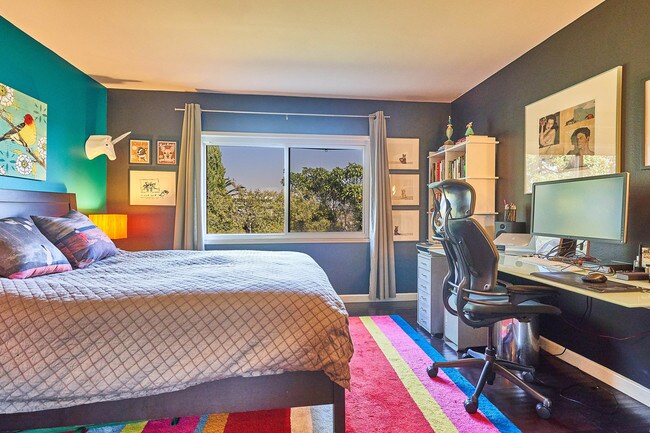 Building Photo - 4804 La Villa Marina