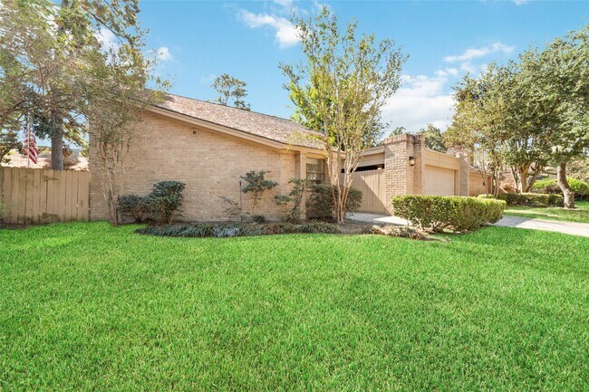 Building Photo - 154 Old Bridge Lake St