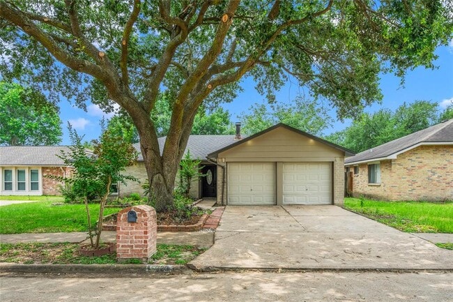 Primary Photo - 16323 Maplemont Dr