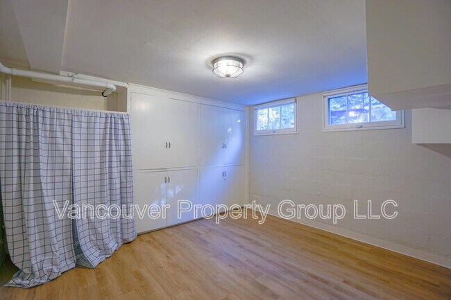 Building Photo - 8709 NE 63rd St