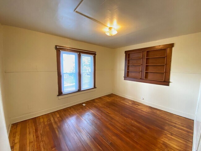 Building Photo - 77 Frambes Ave