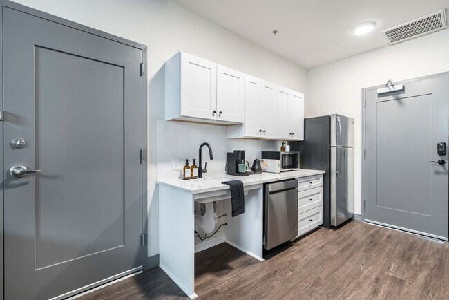 Building Photo - 520 Martin Luther King Jr Blvd