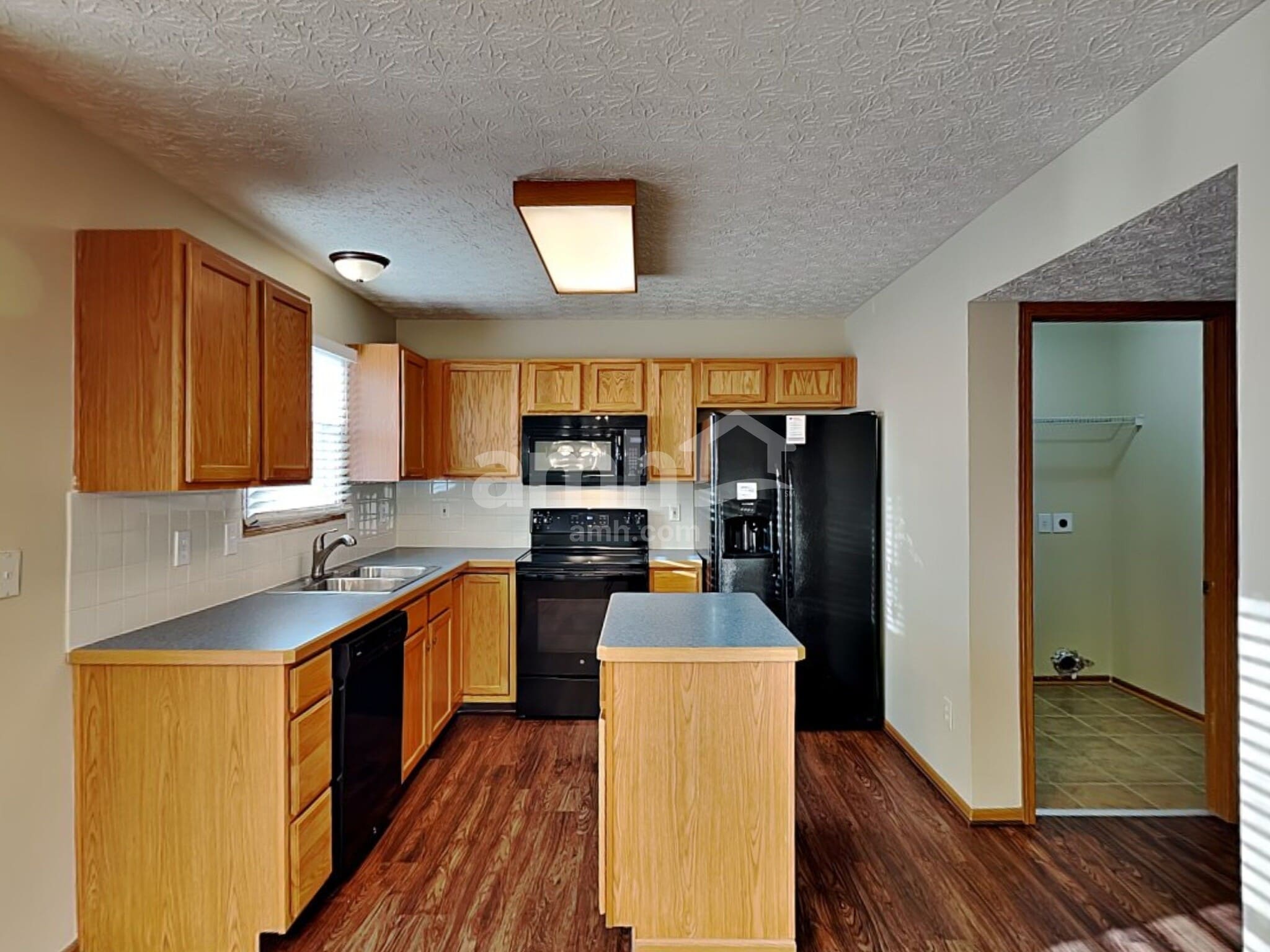 Building Photo - 378 Wheatfield Dr