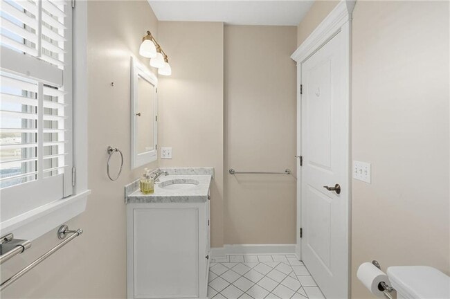 Building Photo - 246 Sand Hill Cove Rd