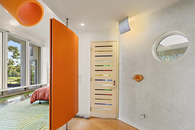 Building Photo - 11 Beachside Common