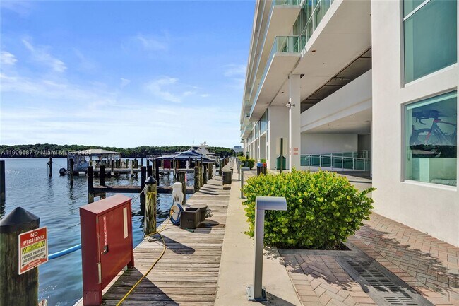 Building Photo - 400 Sunny Isles Blvd