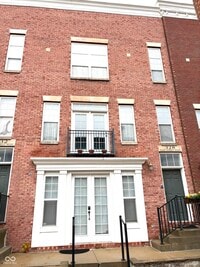 Building Photo - 328 W Main St