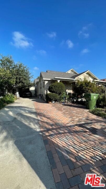 Building Photo - 1043 3rd Ave