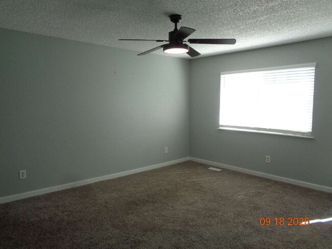 Building Photo - Nicely updated home close to amenities