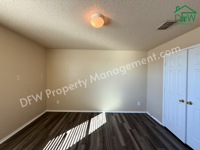 Building Photo - 2-Story 4 BR Home with Large Backyard & Game Room