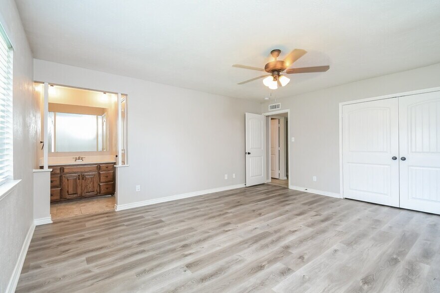 Building Photo - 4129 Shagbark St