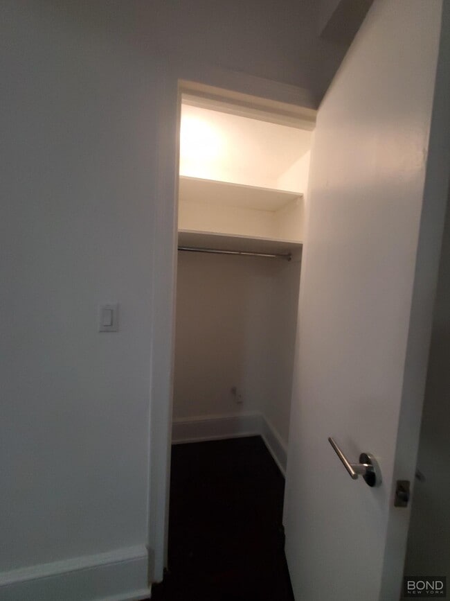 Building Photo - 160 W 73rd St