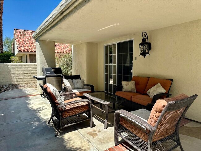Building Photo - 43755 Cll Las Brisas W