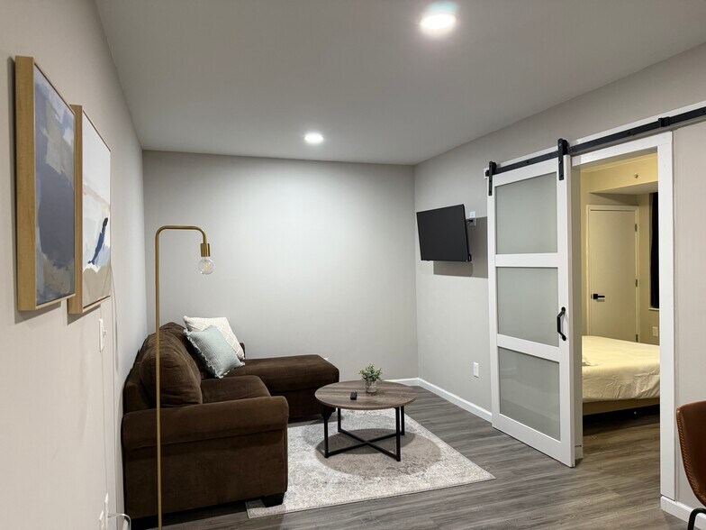 Building Photo - 355 I St SW