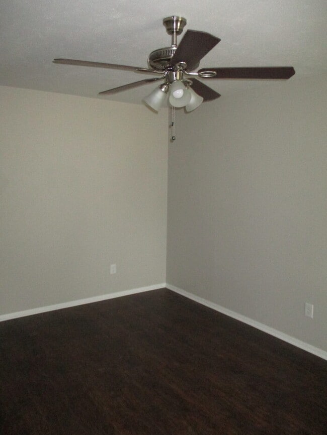 Building Photo - 4018 Ambrose Dr