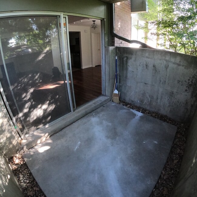 Building Photo - 1168 S Foothill Dr