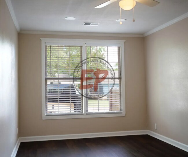 Building Photo - 3804 Parkwood St