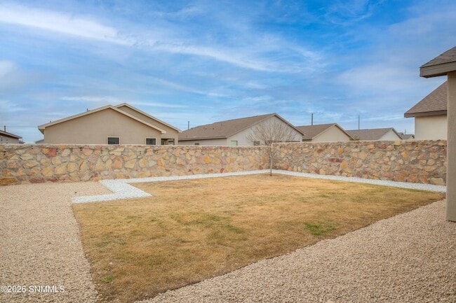 Building Photo - 4709 Elsinore Ave