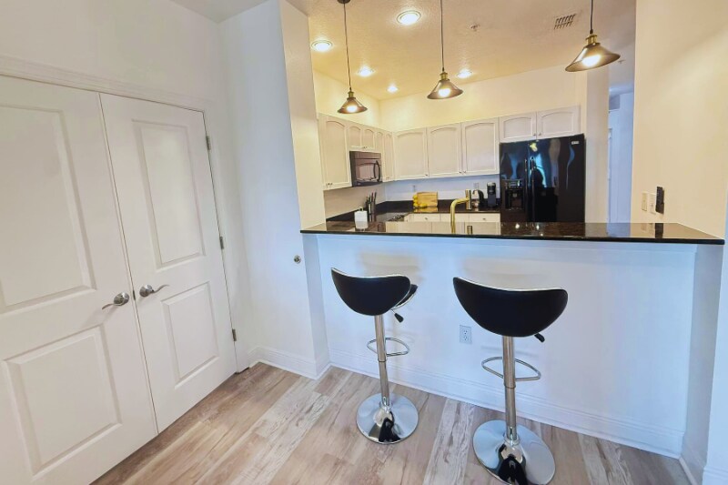 Building Photo - 628 Cleveland St