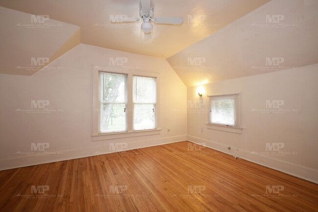 Building Photo - 322 W Laurel St