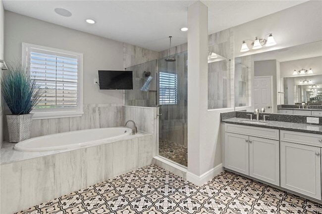 Building Photo - 4580 Shoreleaf Lp