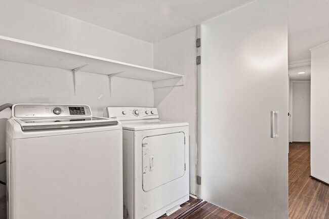 Building Photo - 10777 Ashton Ave