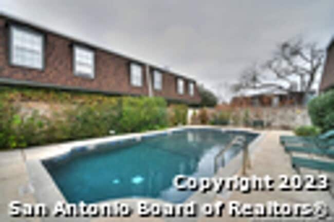 Building Photo - 1045 Shook Ave