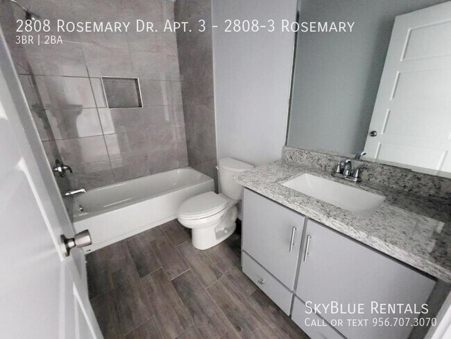 Building Photo - 2808 Rosemary Dr