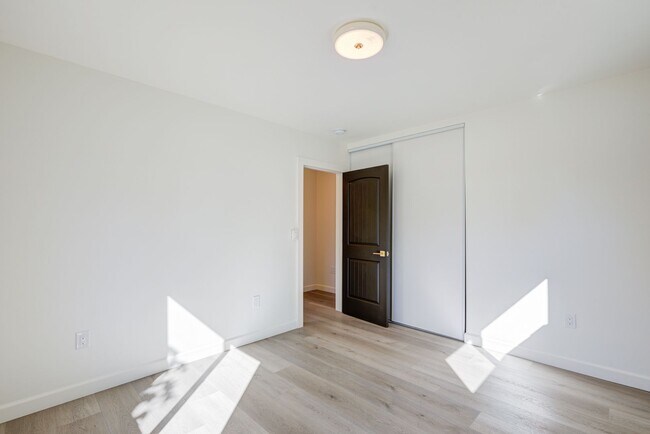 Building Photo - Riverside Residences