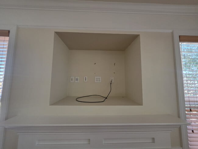 Building Photo - Spacious 4-Bedroom Home for Rent in Kings Grant Fayetteville – 15 Minutes from Fort Bragg