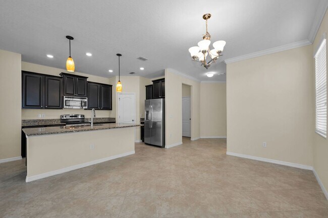 Building Photo - Beautiful Trinity Lakes 5 bedroom 3.5 Baths