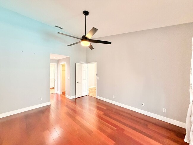 Building Photo - ** BERKSHIRE LAKES ** 3 BED / 2 BATH - SINGLE FAMILY - POOL HOME - GREAT LOCATION! - ANNUAL RENTAL