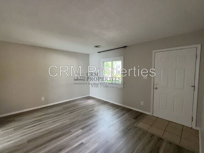 Building Photo - 1010 Chippewa Ln