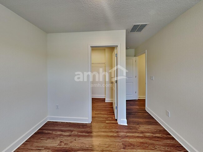 Building Photo - 3014 Rolling Acrs Rd