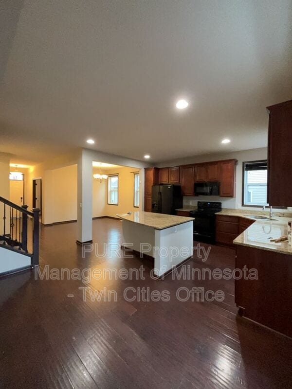 Building Photo - 1704 Basswood Ct