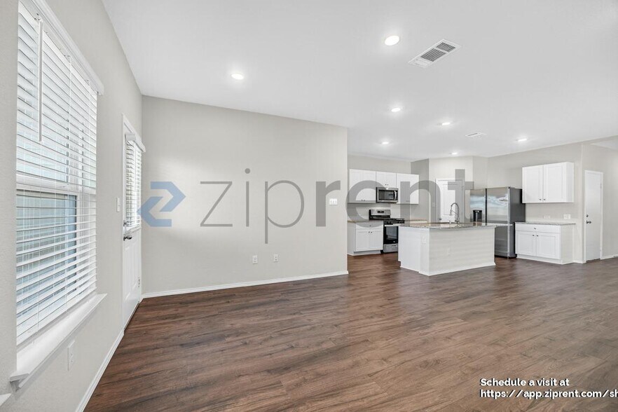 Building Photo - 2885 Wolfcreek