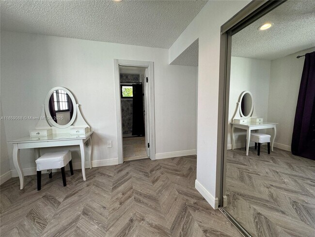 Building Photo - 20940 Bay Ct