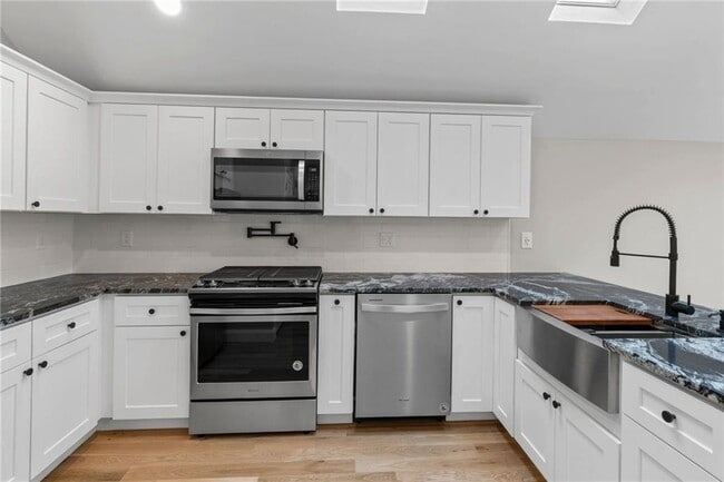 Building Photo - 376 Arnolds Neck Dr