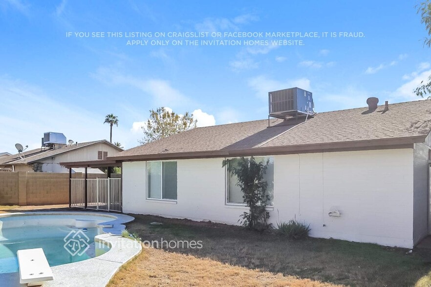 Building Photo - 5552 W Carol Ave