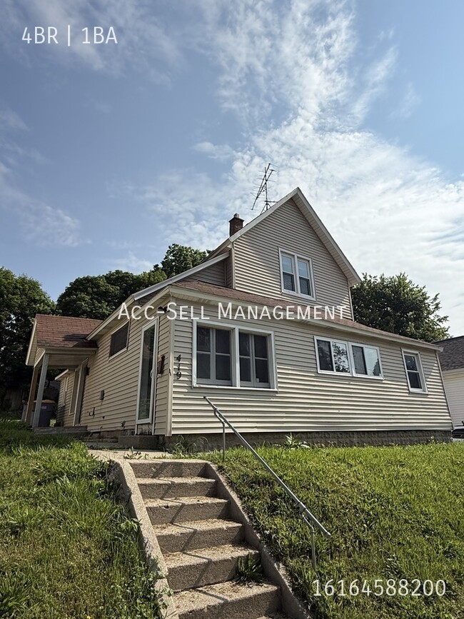 Primary Photo - 419 Brenner St NE