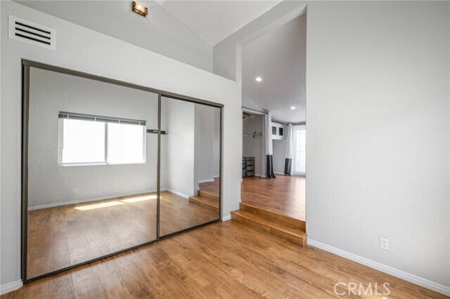 Building Photo - 209 7th St