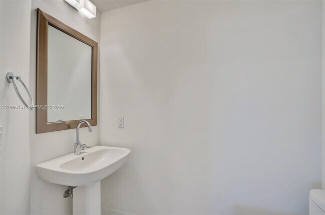 Building Photo - 301 Altara Ave