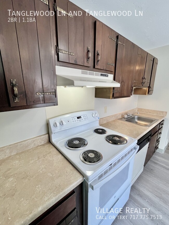 Building Photo - 442 Tanglewood Ln