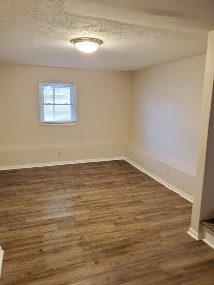 Office/Dining area/Playroom - 4460 Santa Barbara