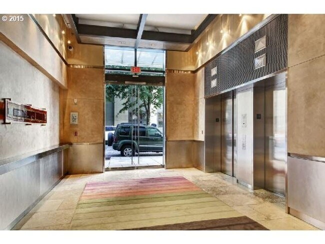 Building Photo - Elegant Pearl District Residence with Designer Kitchen, Floor-to-Ceiling Windows & Secured Parking