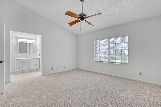 Building Photo - 604 Ocean Dunes Cir