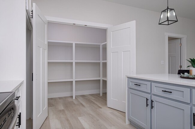 Building Photo - Beautiful New Home for Rent in Quincy